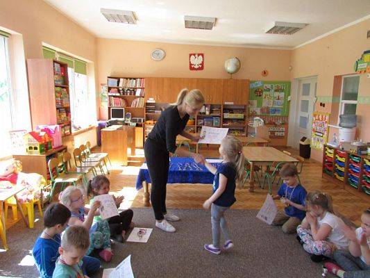 Grafika #26: 15.04.2016 Zakończenie zajęć pt."Nauka wiązania butów"