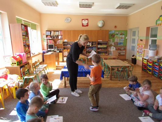 Grafika #28: 15.04.2016 Zakończenie zajęć pt."Nauka wiązania butów"