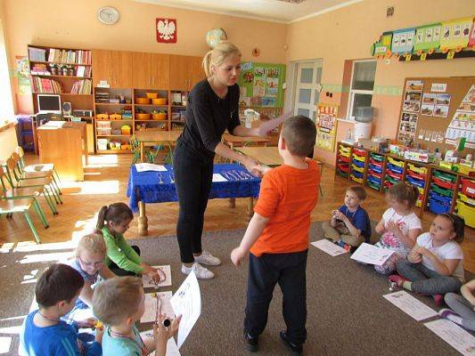 Grafika #32: 15.04.2016 Zakończenie zajęć pt."Nauka wiązania butów"