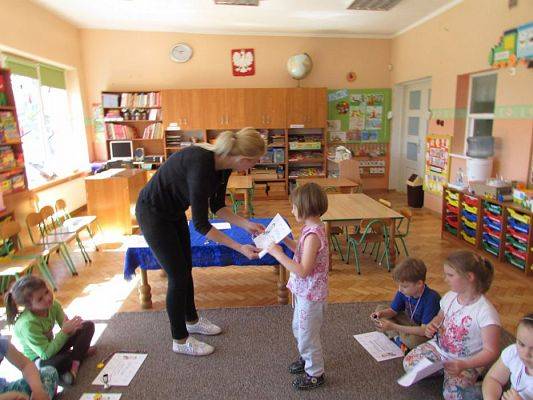 Grafika #34: 15.04.2016 Zakończenie zajęć pt."Nauka wiązania butów"