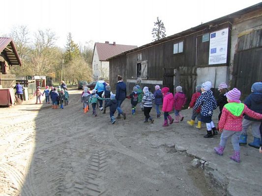 Grafika #37: 08.04.2016 Wycieczka do gospodarstwa rolnego dziadka Zosi