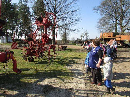 Grafika #66: 08.04.2016 Wycieczka do gospodarstwa rolnego dziadka Zosi