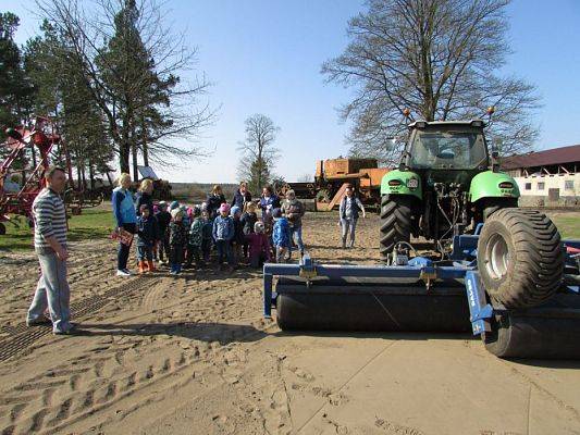 Grafika #76: 08.04.2016 Wycieczka do gospodarstwa rolnego dziadka Zosi