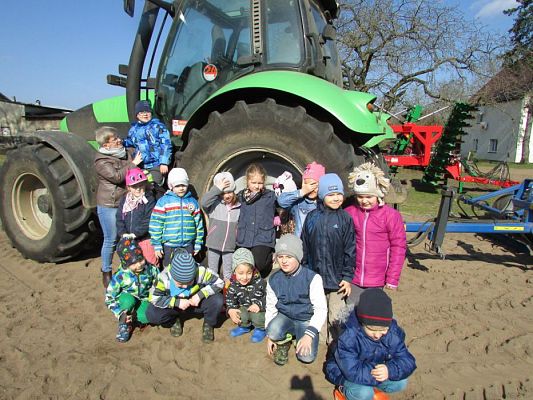 Grafika #78: 08.04.2016 Wycieczka do gospodarstwa rolnego dziadka Zosi