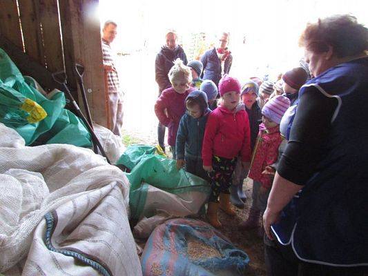 Grafika #86: 08.04.2016 Wycieczka do gospodarstwa rolnego dziadka Zosi