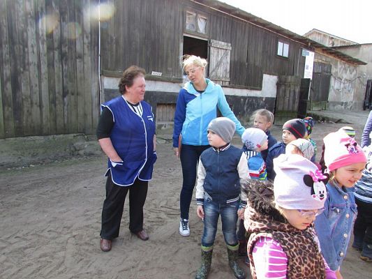 Grafika #92: 08.04.2016 Wycieczka do gospodarstwa rolnego dziadka Zosi