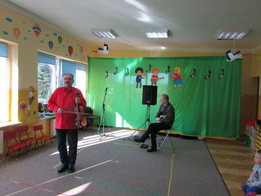 Grafika #4: 01.04.2016 Koncert muzyczny pt."Muzyka ze smyka"