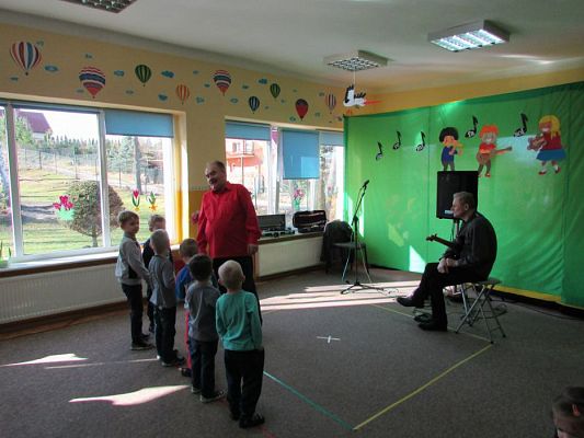 Grafika #21: 01.04.2016 Koncert muzyczny pt."Muzyka ze smyka"