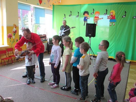 Grafika #34: 01.04.2016 Koncert muzyczny pt."Muzyka ze smyka"