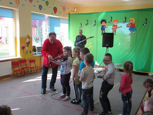 Grafika #35: 01.04.2016 Koncert muzyczny pt."Muzyka ze smyka"