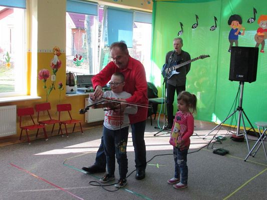 Grafika #39: 01.04.2016 Koncert muzyczny pt."Muzyka ze smyka"