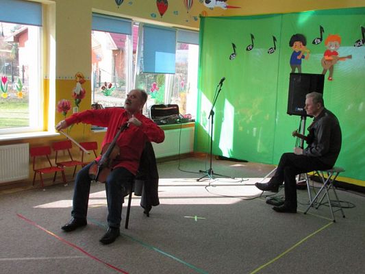 Grafika #49: 01.04.2016 Koncert muzyczny pt."Muzyka ze smyka"