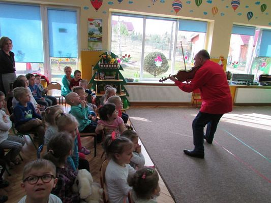 Grafika #50: 01.04.2016 Koncert muzyczny pt."Muzyka ze smyka"