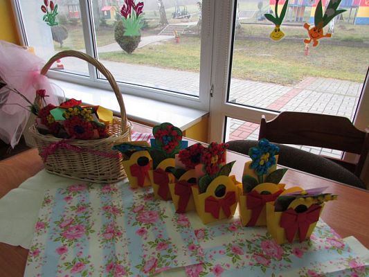 Grafika #3: 08.03.2016 - Dzień Kobiet