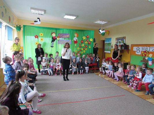 Grafika #9: 08.03.2016 - Dzień Kobiet