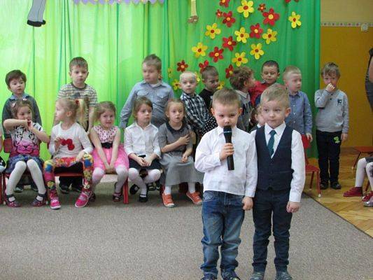 Grafika #18: 08.03.2016 - Dzień Kobiet