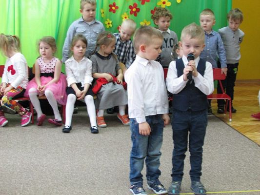 Grafika #19: 08.03.2016 - Dzień Kobiet