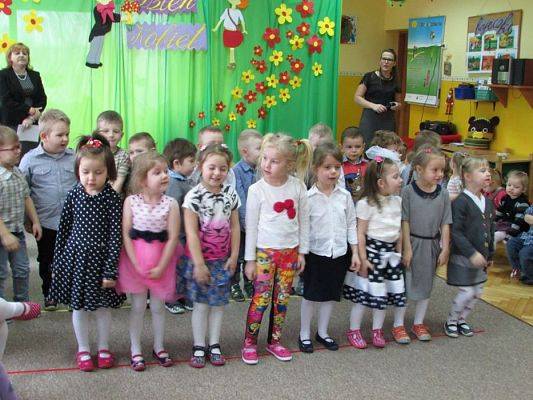 Grafika #20: 08.03.2016 - Dzień Kobiet