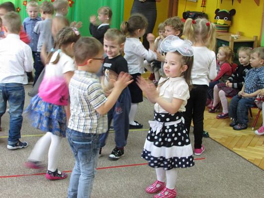 Grafika #25: 08.03.2016 - Dzień Kobiet