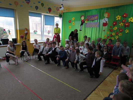 Grafika #27: 08.03.2016 - Dzień Kobiet