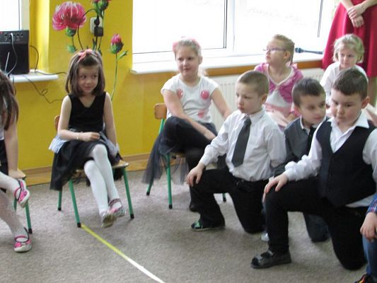 Grafika #30: 08.03.2016 - Dzień Kobiet