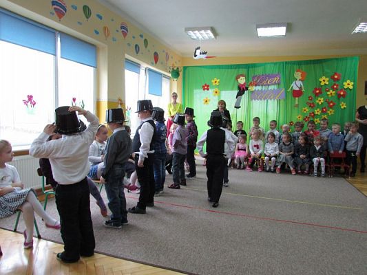 Grafika #44: 08.03.2016 - Dzień Kobiet