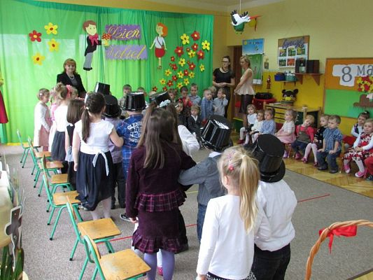 Grafika #47: 08.03.2016 - Dzień Kobiet