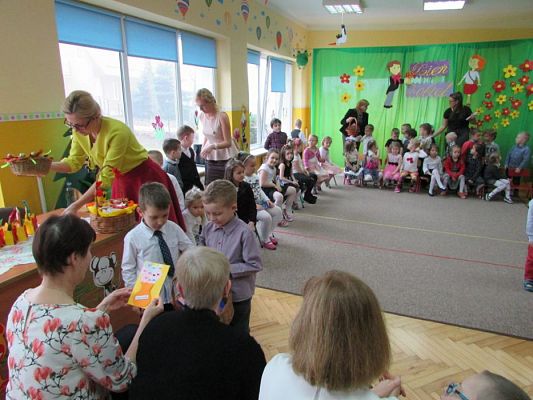 Grafika #63: 08.03.2016 - Dzień Kobiet