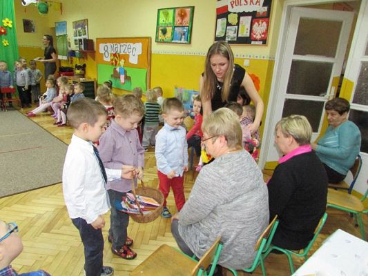 Grafika #64: 08.03.2016 - Dzień Kobiet