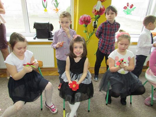 Grafika #71: 08.03.2016 - Dzień Kobiet