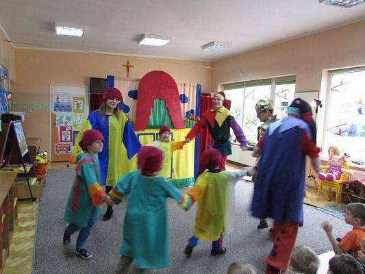 Grafika #31: 04.03.2016 - Przedstawienie "Lulek i Pulek w teatrze"