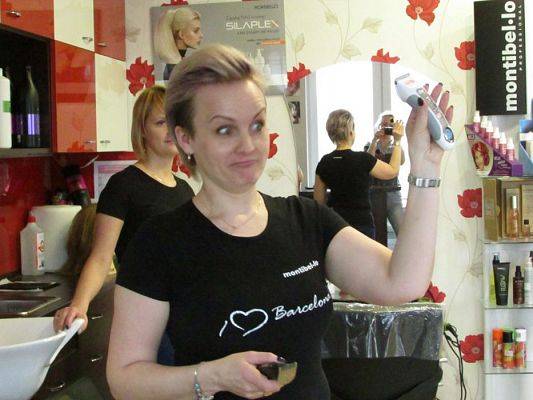 Grafika #1: 03.03.2016 W salonie fryzjerskim u p. Moniki