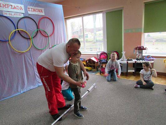 Grafika #8: 24.02.2016-Pokaz strongmana p.Mirosława Kramek