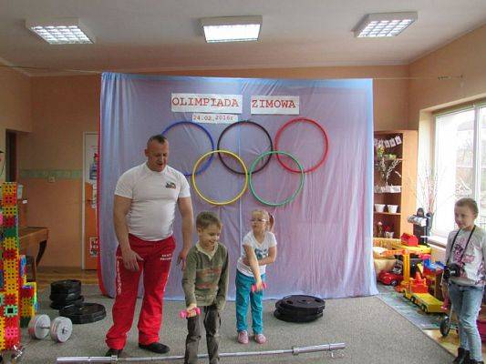 Grafika #10: 24.02.2016-Pokaz strongmana p.Mirosława Kramek