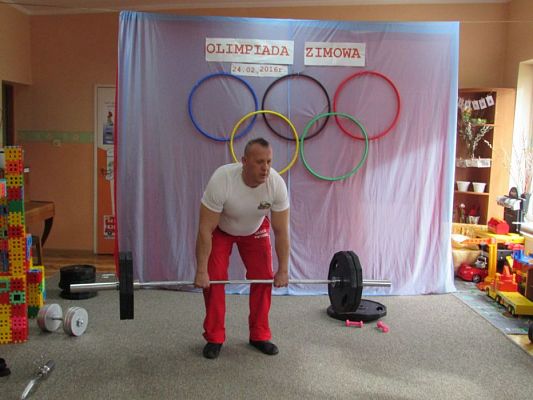 Grafika #19: 24.02.2016-Pokaz strongmana p.Mirosława Kramek