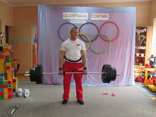 Grafika #26: 24.02.2016-Pokaz strongmana p.Mirosława Kramek