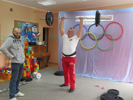 Grafika #31: 24.02.2016-Pokaz strongmana p.Mirosława Kramek