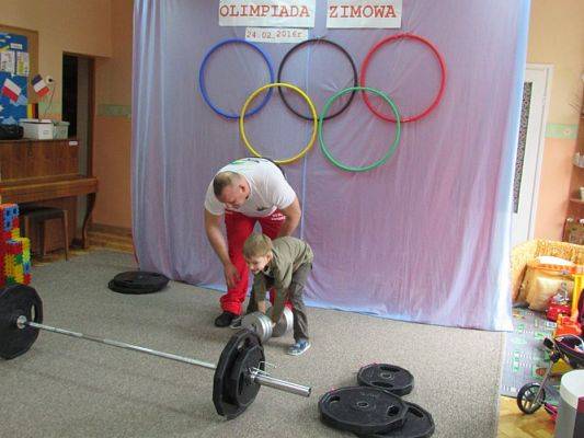 Grafika #34: 24.02.2016-Pokaz strongmana p.Mirosława Kramek