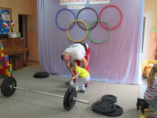 Grafika #36: 24.02.2016-Pokaz strongmana p.Mirosława Kramek