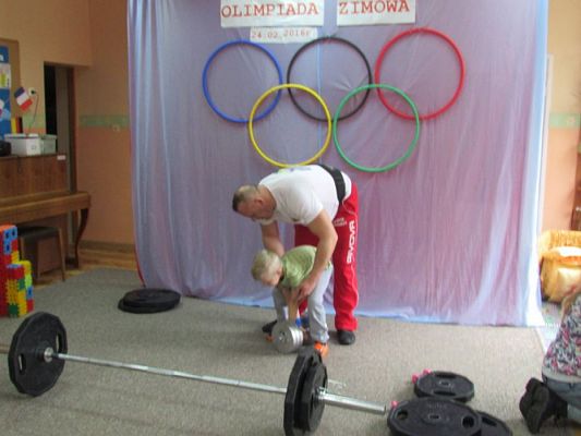 Grafika #37: 24.02.2016-Pokaz strongmana p.Mirosława Kramek