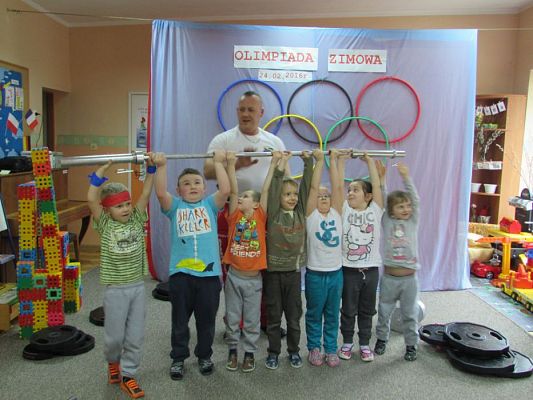 Grafika #52: 24.02.2016-Pokaz strongmana p.Mirosława Kramek