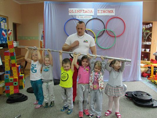 Grafika #53: 24.02.2016-Pokaz strongmana p.Mirosława Kramek