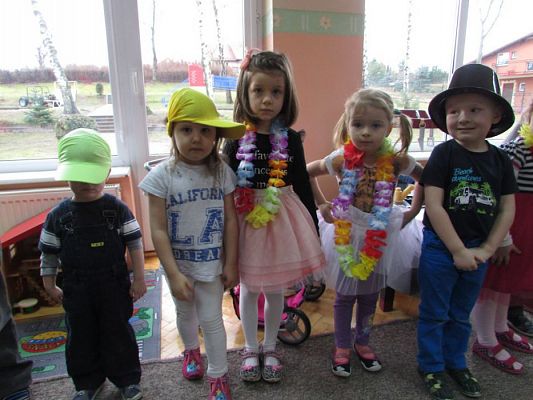 Grafika #1: 23.02.2016 - W tanecznym rytmie