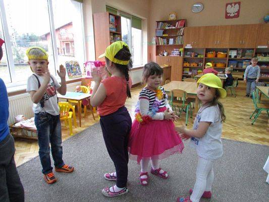 Grafika #11: 23.02.2016 - W tanecznym rytmie