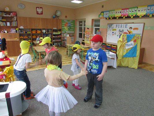 Grafika #12: 23.02.2016 - W tanecznym rytmie