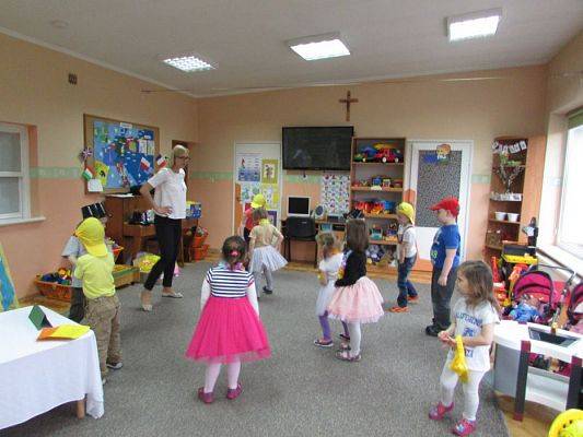 Grafika #19: 23.02.2016 - W tanecznym rytmie