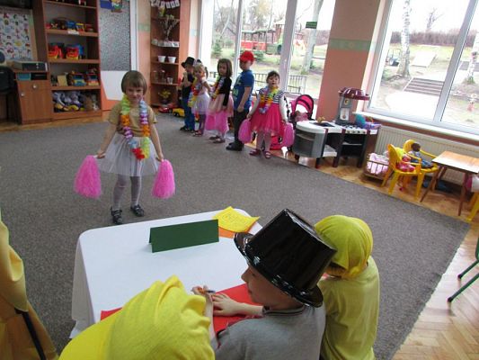 Grafika #32: 23.02.2016 - W tanecznym rytmie