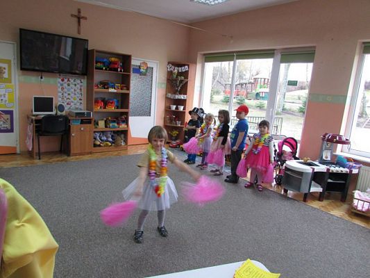 Grafika #33: 23.02.2016 - W tanecznym rytmie