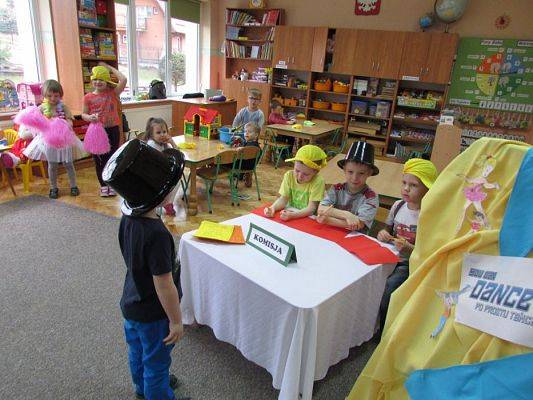 Grafika #35: 23.02.2016 - W tanecznym rytmie