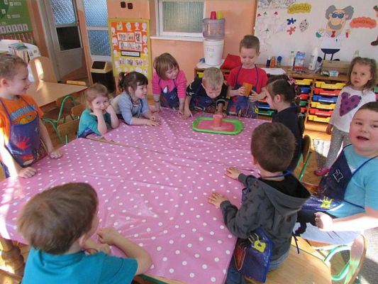 Grafika #4: 17.02.2016 - Zabawy i doświadczenia chemiczne z kolorami